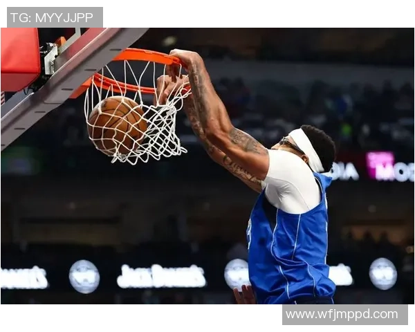 浓眉盛赞文班投篮难以封盖称防守者只能祈祷他手感不佳